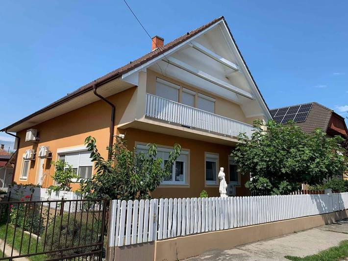 Ferienwohnung für 10 Personen, mit Garten in Balatonlelle