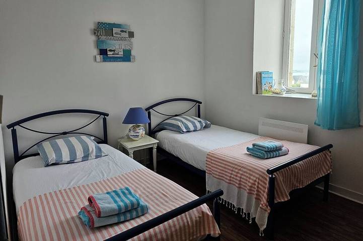 Gîte pour 4 personnes, avec Terrasse ainsi que Jardin et Piscine à Sibiril - 2