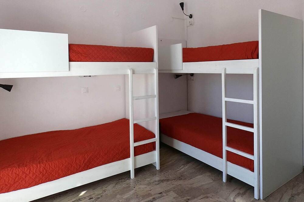 Chambre 4 personnes au centre-ville de Fira in Firostefani, Thera