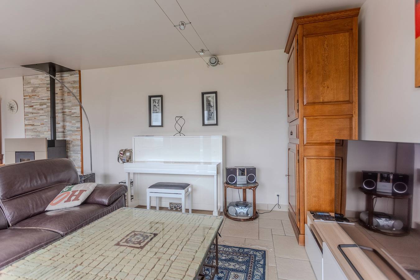 Maison de Vacances 'Gîte Gousseau' avec Vue sur la Montagne, Terrasse Privée et Wi-Fi in Buzy, Béarn