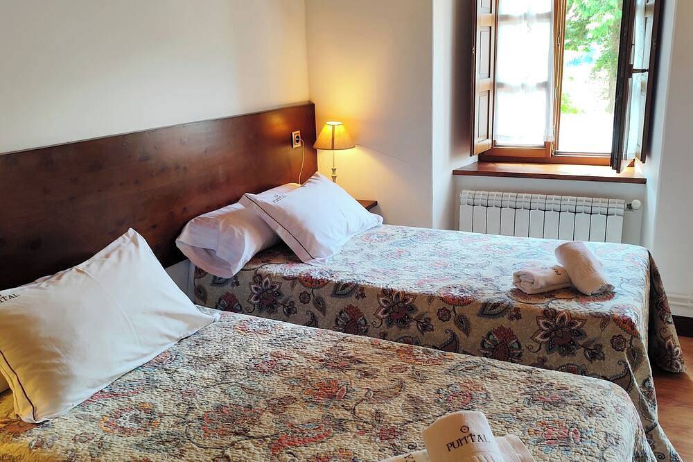 Entire apartment, Casa do Puntal in Cedeira, Galician Coast