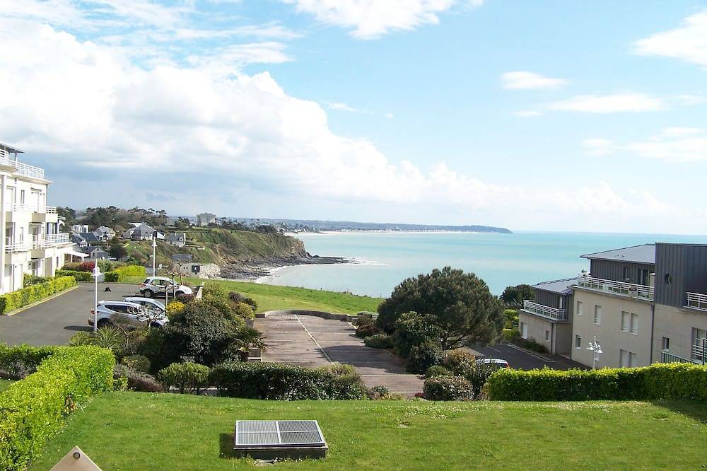 Appartement entier, Bel appartement avec vue mer depuis le balcon in Granville, Côte de la Déroute