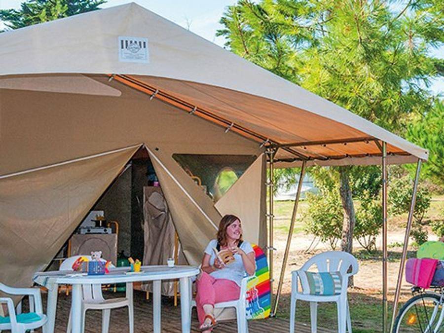 Camping La Côte Sauvage  - Tienda de campaña 4 personas - Tienda Explorer | 2 Dormitorios | 4 Pers. | Sin baño in Saint-Clément-des-Baleines, Isla de Ré
