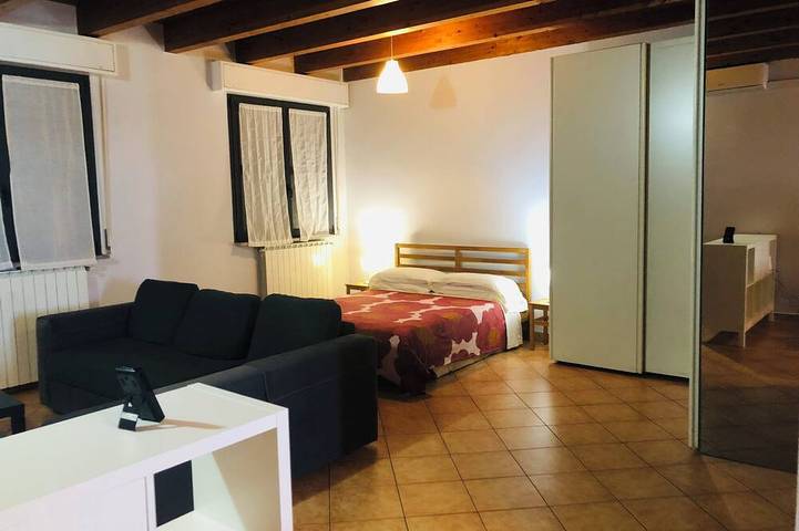 Entire apartment, Lingua Italiano in Rho, Milan Province