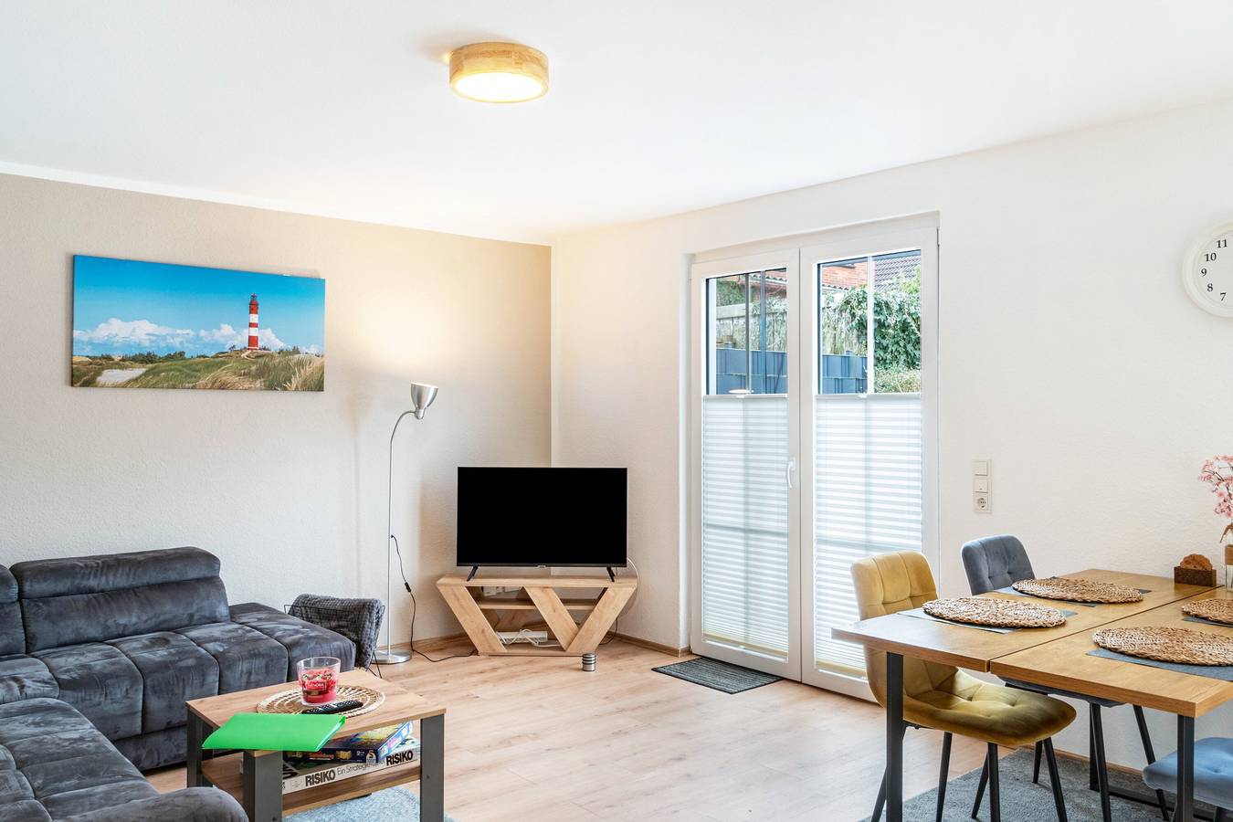 Ganze Wohnung, Ferienwohnung 'Sonnenschein' mit privater Terrasse und eigenem Garten in Norden, Norden und Umgebung