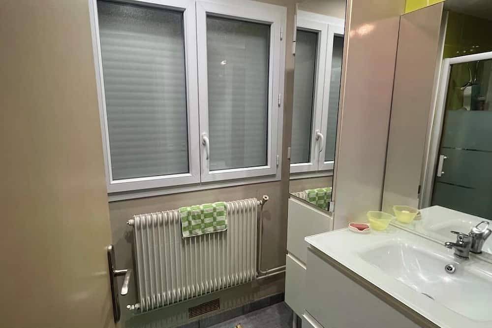 Upper Floor of the Maubuisson House—Sleeps 4 in Maubuisson, Carcans