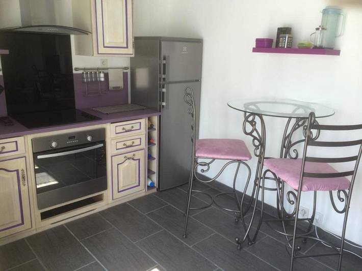 Gîte pour 2 personnes, avec terrasse ainsi que vue et piscine à Gap - 4