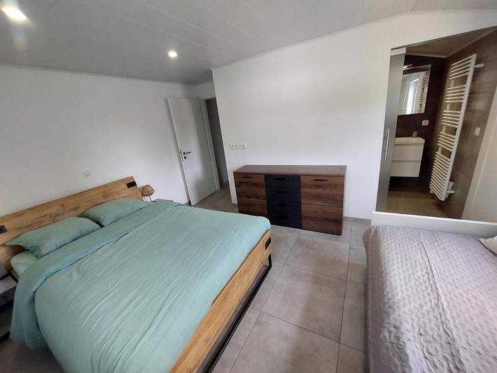 Gîte pour 3 personnes, avec terrasse dans Montleban