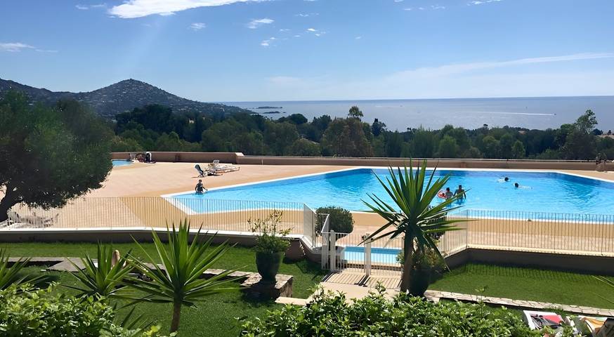 Appartement de vacances pour 4 personnes, avec jacuzzi ainsi que terrasse et piscine dans le Var - 3