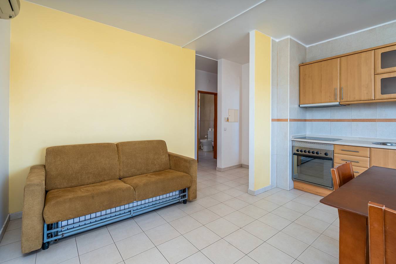 Appartamento intero, Appartamento 'Santa Teresinha A' con piscina condivisa, Wi-Fi e aria condizionata in Montes de Alvor, Alvor