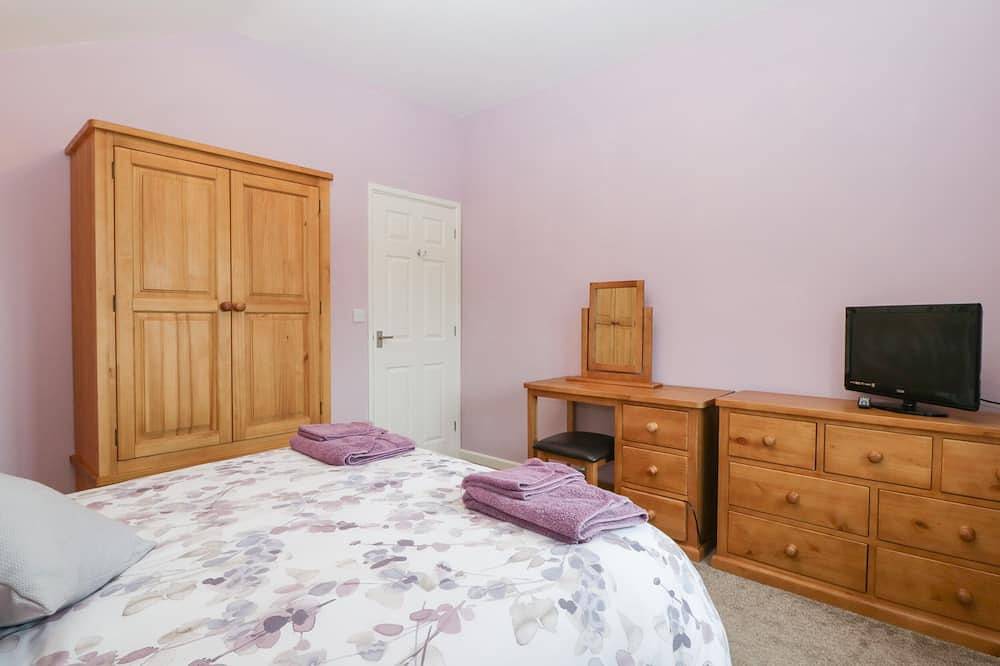 The Cider Shed, family friendly, country holiday cottage in Winscombe in Shipham, Somerset