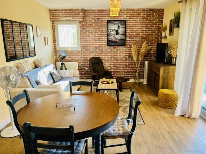 Ganze Wohnung, Hübsches F2 mit Balkon, Parkplatz, nahe Thermen in Amélie-les-Bains-Palalda, Mittelmeerküste (Frankreich)