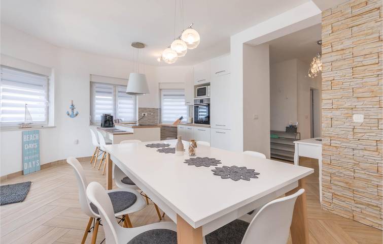 Encantador apartamento de 160 m² con piscina, terraza y wifi cerca del centro de Kakma in Polača, Region de Zadar