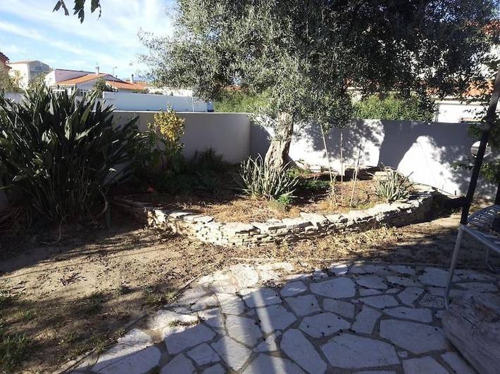 Location de vacances pour 8 personnes, avec jacuzzi et bassin pour enfant ainsi que piscine et jardin à Théza - 3