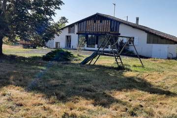 Gîte pour 6 personnes, avec jardin et terrasse, animaux acceptés à Le Burgaud