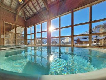 Camping pour 12 personnes, avec bassin pour enfant dans les Alpes francaises