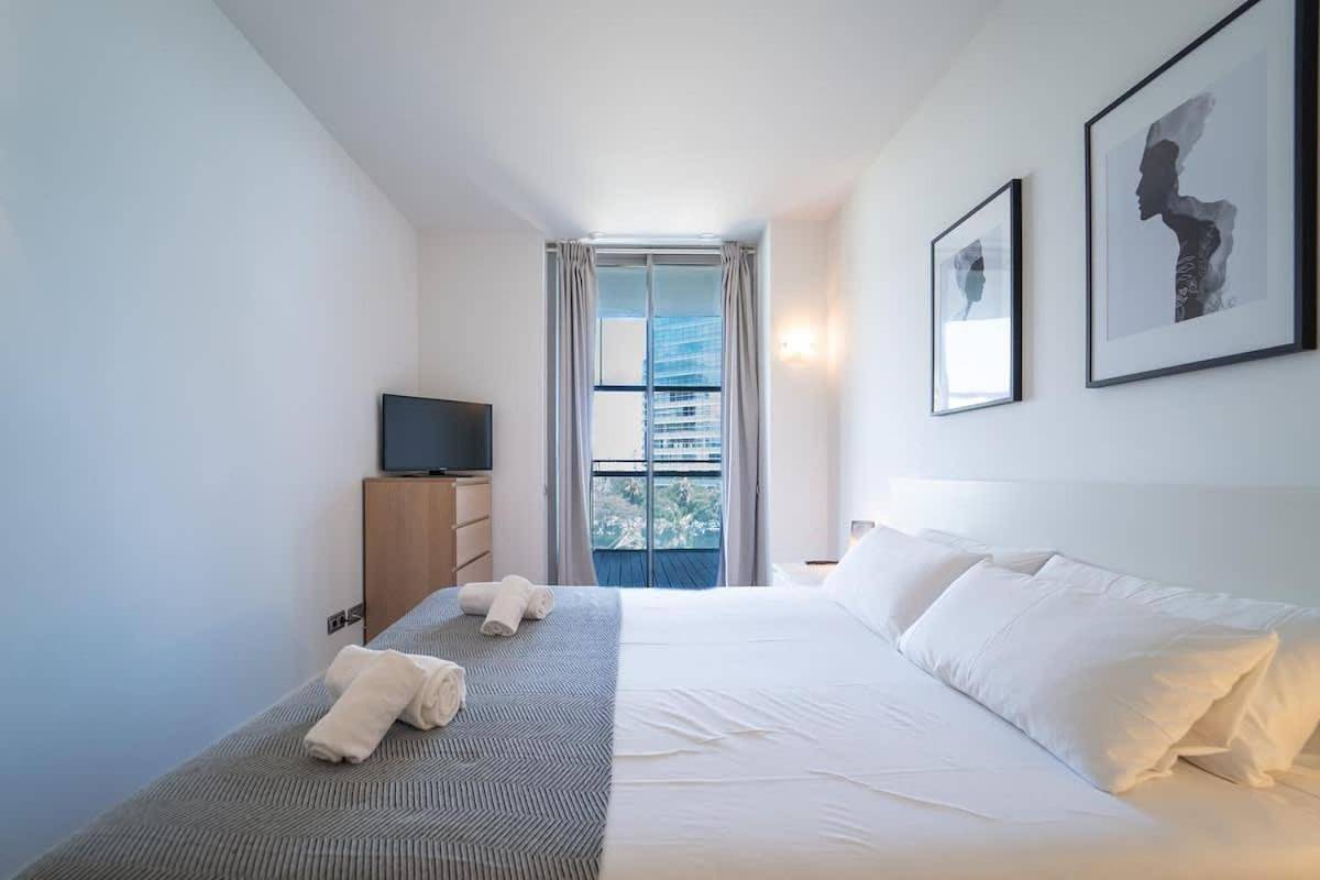 Unique Rentals-Seafront Luxe Suites in Playa Barcelona, Barcelona