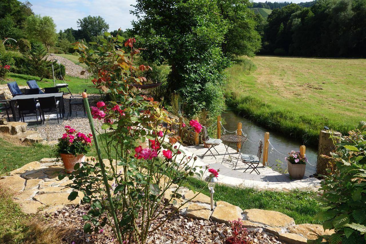 Ganze Ferienwohnung, Tolle Wohnung in Klüsserath mit Großem Garten in Klüsserath, Moseleifel