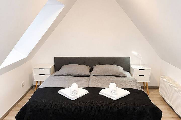 Ganze Wohnung, Moderne Dachgeschosswohnung – stilvoll & gemütlich in Bielefeld, Nordrhein-Westfalen