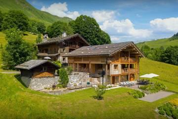 Holiday Rental for 14 People in Col De La Colombiere, Le Grand-Bornand, Photo 1