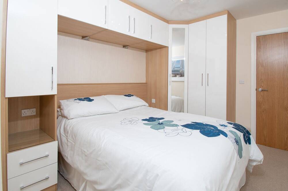 Entire apartment, The Moorings, country holiday cottage, with a garden in Deganwy in Deganwy, Conwy region