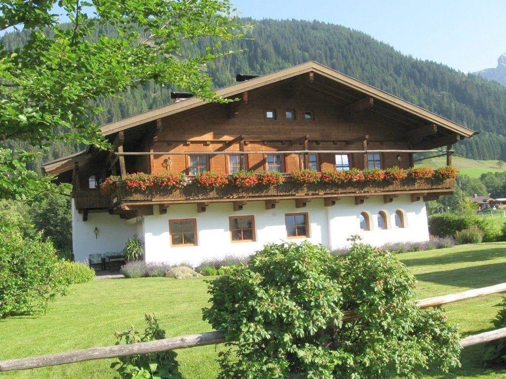 Ganze Wohnung, Apartment (7 Adults) with Balcony in Werfenweng, Tennengau