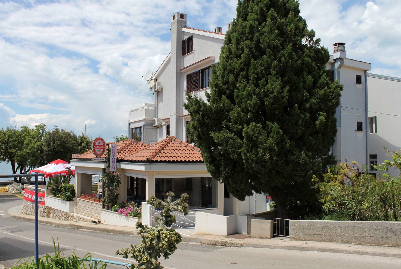 Ganze Wohnung, 4-Zimmer-Ferienwohnung mit Terrasse und Meerblick Punat, Krk A-5328-a in Punat, Krk