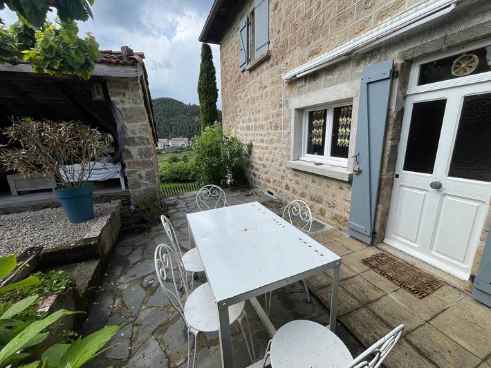 Cottage 'Le Petit Roule' with Mountain View, Private Garden and Wi-Fi in Labatie-d'Andaure, Parc naturel régional des Monts d'Ardèche
