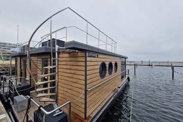 Hausboot für 4 Personen, mit Sauna und Terrasse an der Kieler Bucht