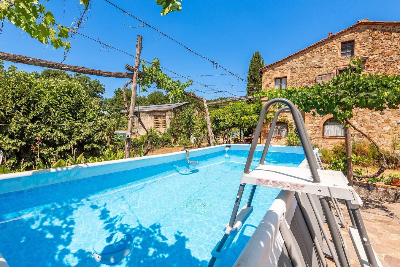 Appartamento intero, Appartamento 'Agriturismo San Domenico-Il Roseto' con piscina privata, terrazza in comune e Wi-Fi in Radicondoli, Siena e dintorni