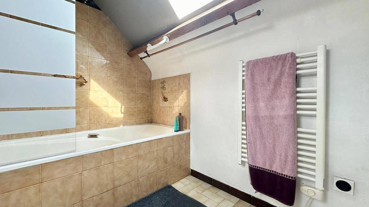 Five-Bedroom House in Chaumes-en-Brie, Seine-et-Marne
