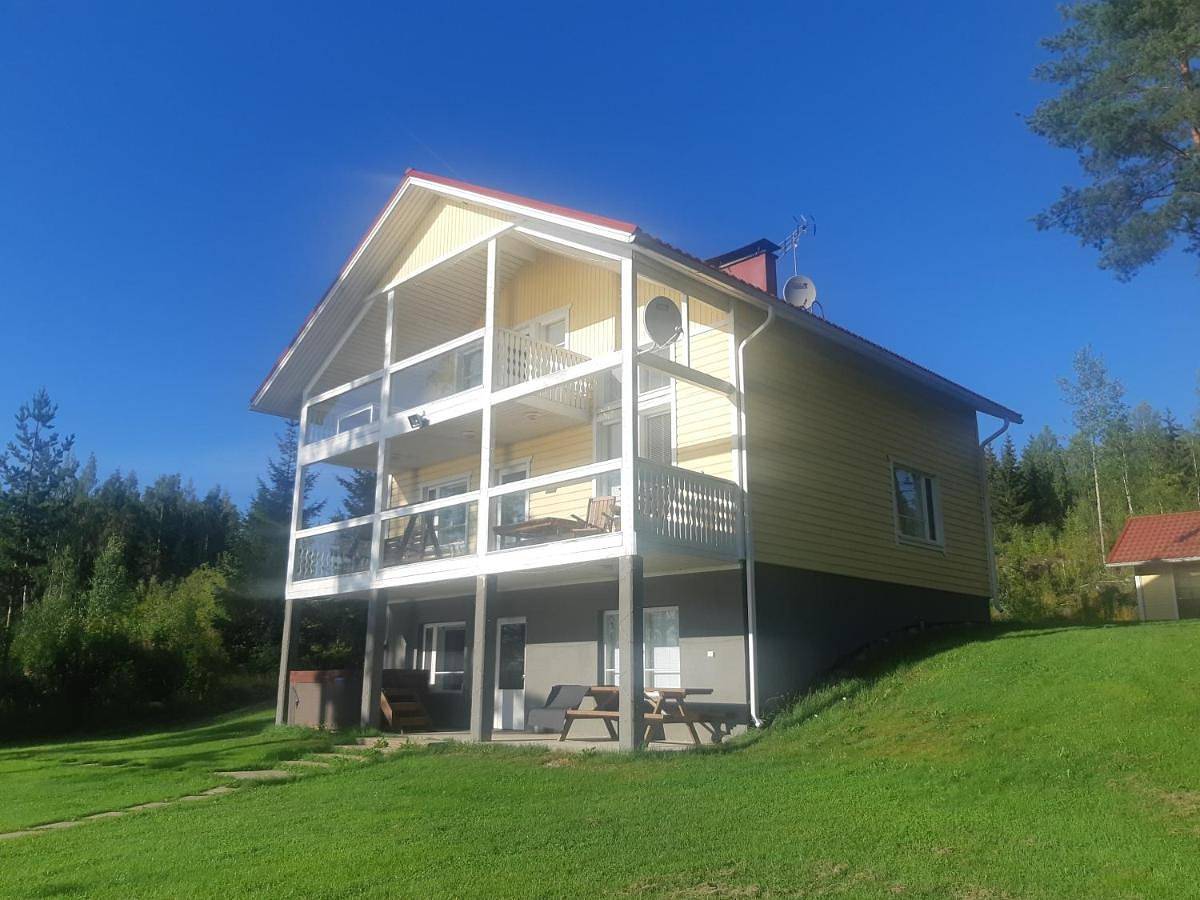 Villa Rantakallio with jacuzzi in Parikkala, Südkarelien