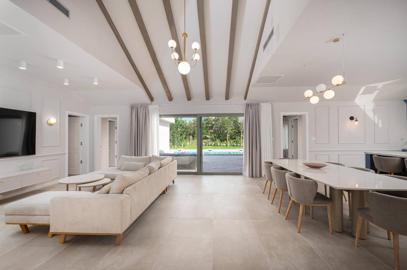 Luxury Villa Melanie near Split, heated pool in Dugopolje, Dalmatinisches Zagora