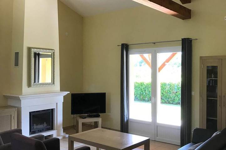 Location de vacances pour 4 personnes, avec Jacuzzi ainsi que Jardin et Piscine à Les Forges - 2