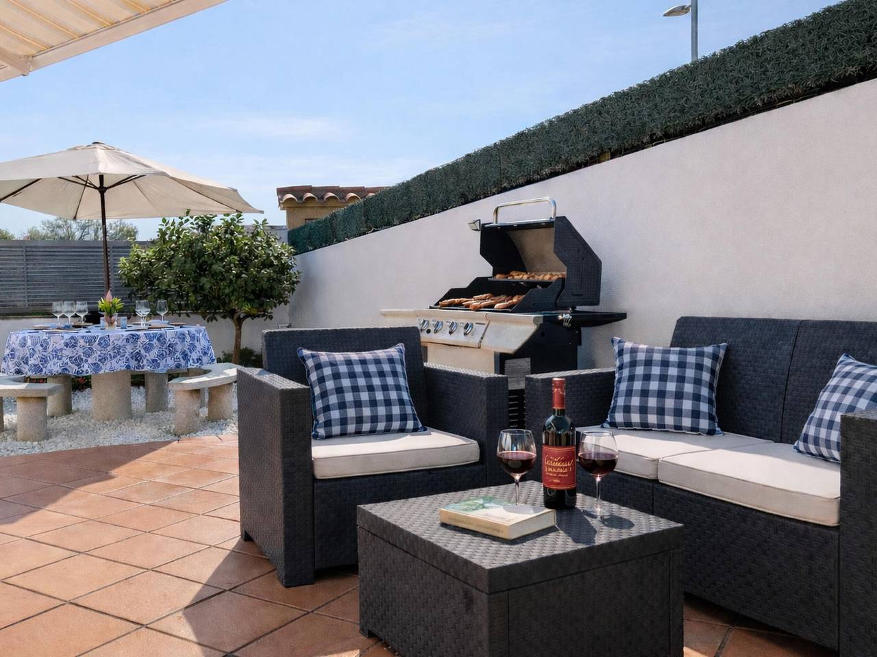 Gemütliches Ferienhaus in Roses, Costa Brava: 2 Schlafzimmer, Garten, Terrasse, 800 m vom Strand in El Mas Mates, Roses