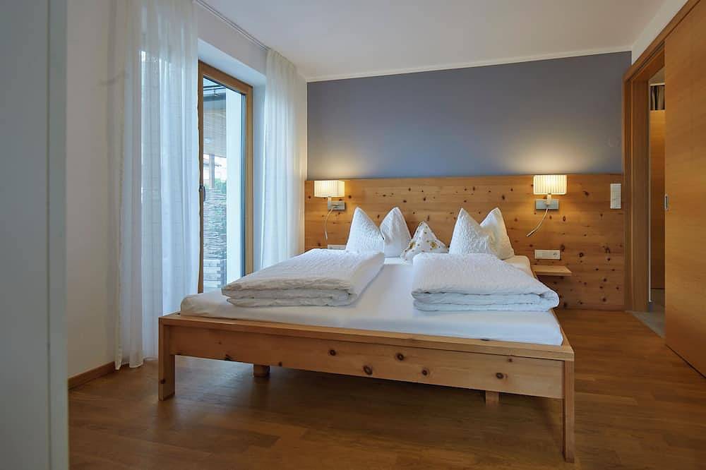 Ganze Wohnung, Apartments Schwarzlehen Idyllische Auszeit mit Bio-Pool inmitten grüner Natur in Naturns, Ortleralpen