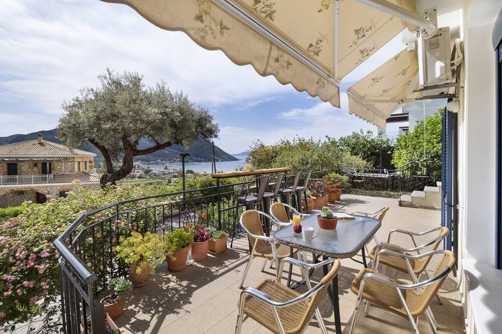 Ferieleilighet for 5 personer, med hage og balkong i Lefkada