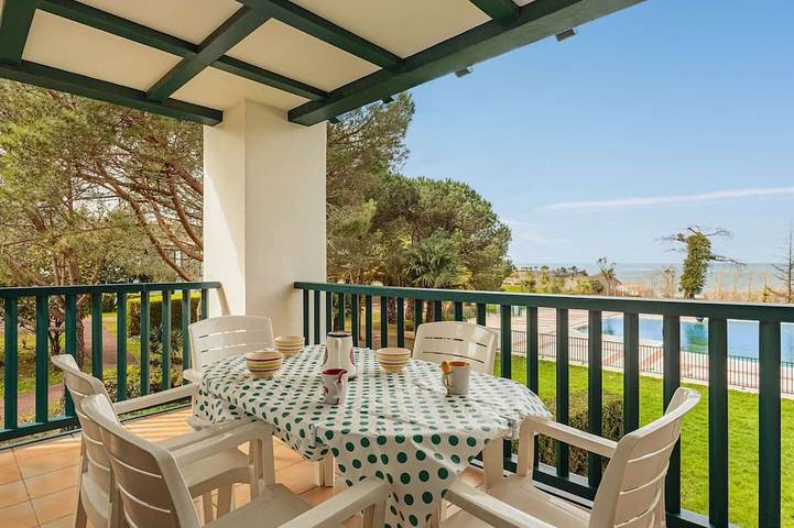 Appartement de vacances pour 5 personnes, avec terrasse et piscine au Pays basque