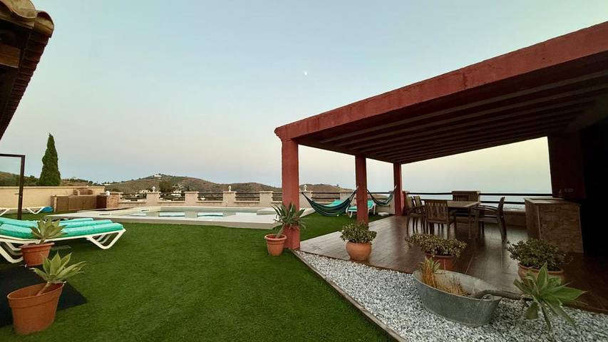Casa rural para 6 personas, con jardín además de piscina y vistas en Axarquía - 2
