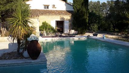 Chambre d’hôte pour 2 personnes, avec piscine et jardin à Aramon