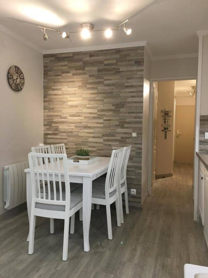 Appartement de vacances pour 2 personnes, avec jardin et vue ainsi que bassin pour enfant et piscine, animaux acceptés