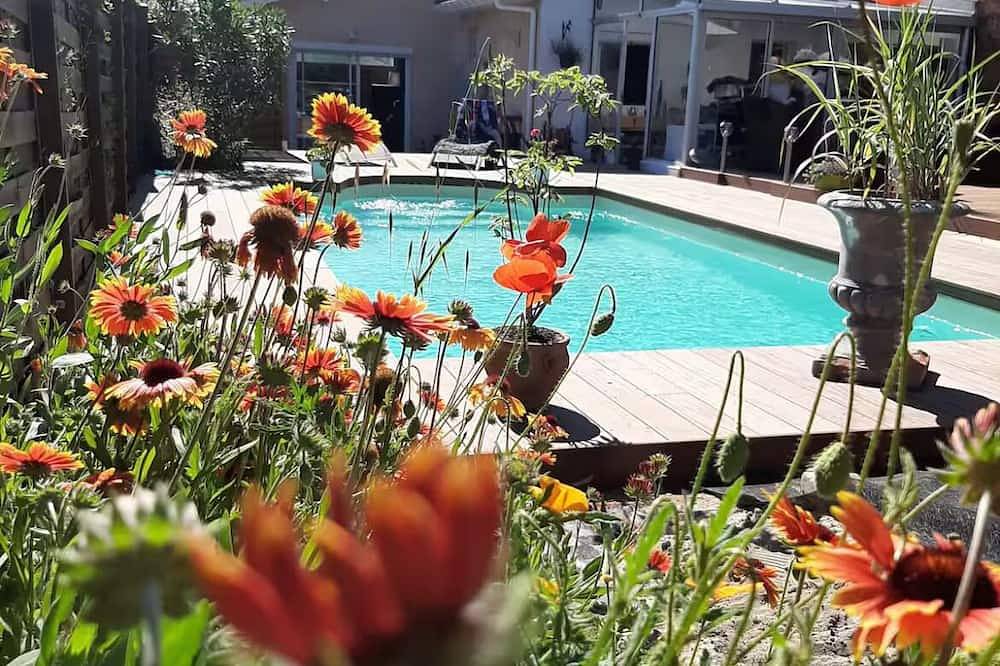 200 meters from the streetcar stop, room with shared bathroom, quiet! in Eysines, Bordeaux und Umgebung