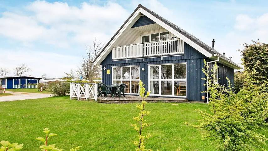 Ferienhaus mit Meerblick für 9 Personen, mit Whirlpool und Sauna sowie Terrasse in Geltinger Bucht - 2