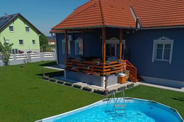 Ferienhaus für 4 Personen, mit Garten und Pool sowie Terrasse, mit Haustier in Weinviertel