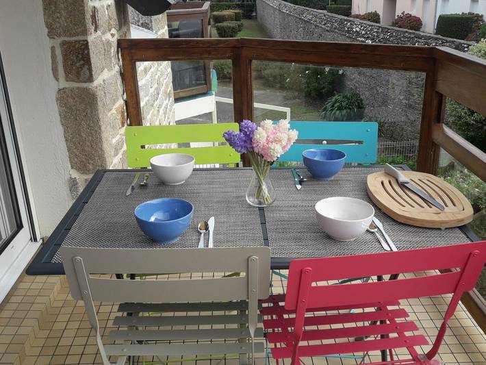 Ganze Wohnung, Ruhige T3-Duplexwohnung, 2 Schlafzimmer, strandnah, Parkplatz, Sarzeau in Sarzeau, Côte des Mégalithes