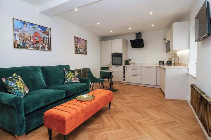 Log cabin for 4 people, with garden in Beverley