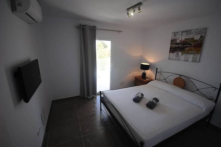 Moderne Villa mit privatem Pool, in der Nähe der Beach & San Antonio Bay in Cala de Bou, Sant Josep de sa Talaia