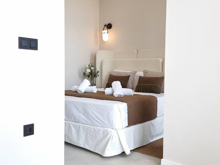 Apartamento entero, Estudio luminoso en Valencia con Wi-Fi y aire acondicionado in Valencia, Costa de Valencia