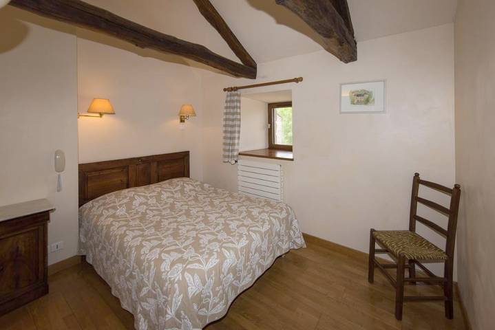 Hôtel pour 2 personnes, avec terrasse ainsi que vue et jardin à Prévenchères - 4