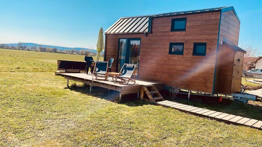 Gîte pour 2 personnes, avec piscine et jardin ainsi que terrasse et vue, animaux acceptés